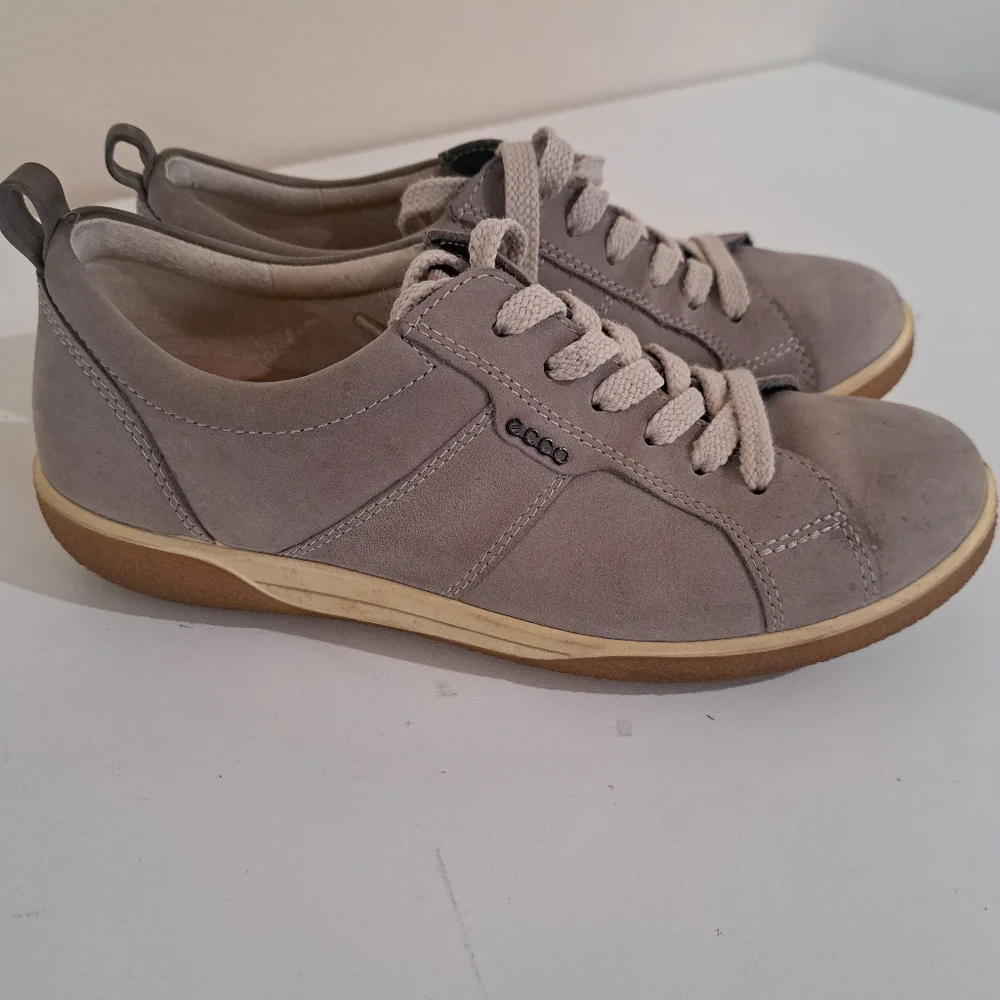 Womens ECCO Gray Casual Shoes Size‎ 36 Or 5.5